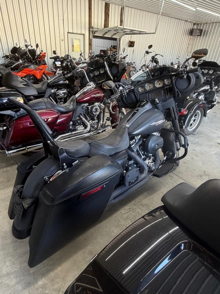 Harley-Davidson FLHX103  2014