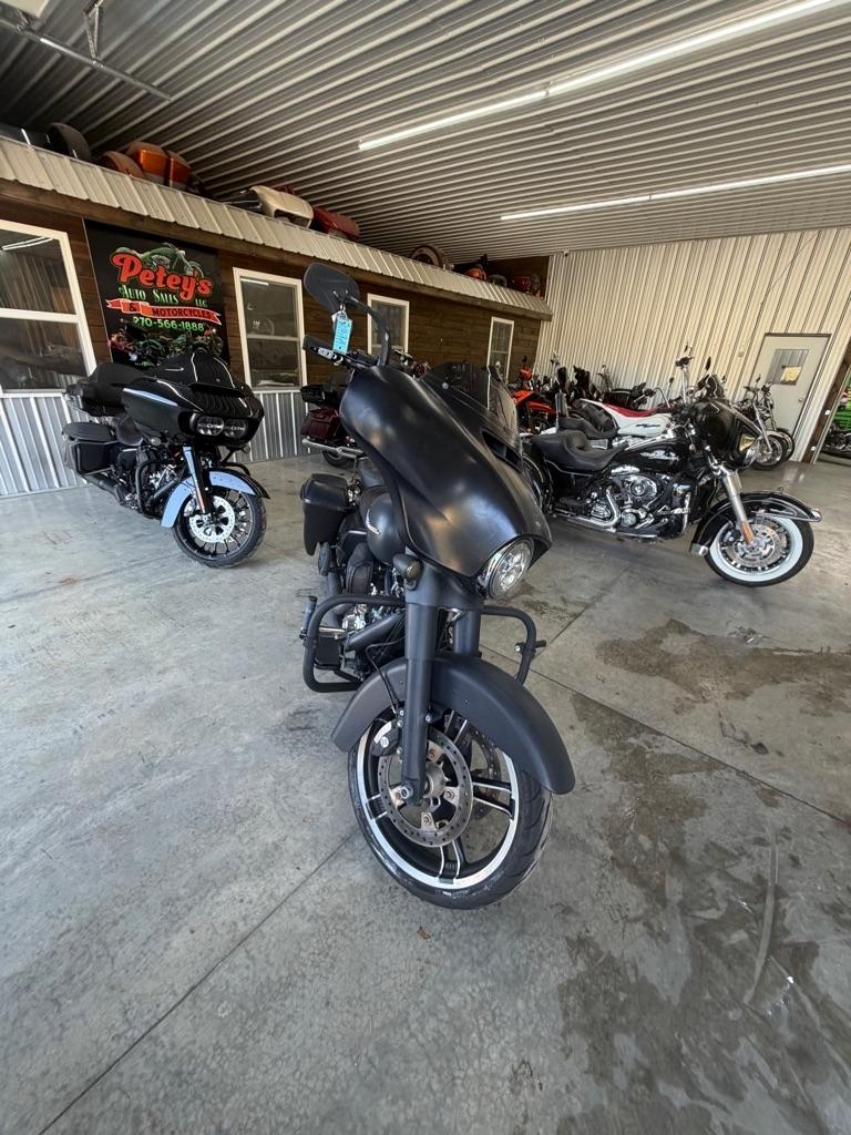 Harley-Davidson FLHX103  2014