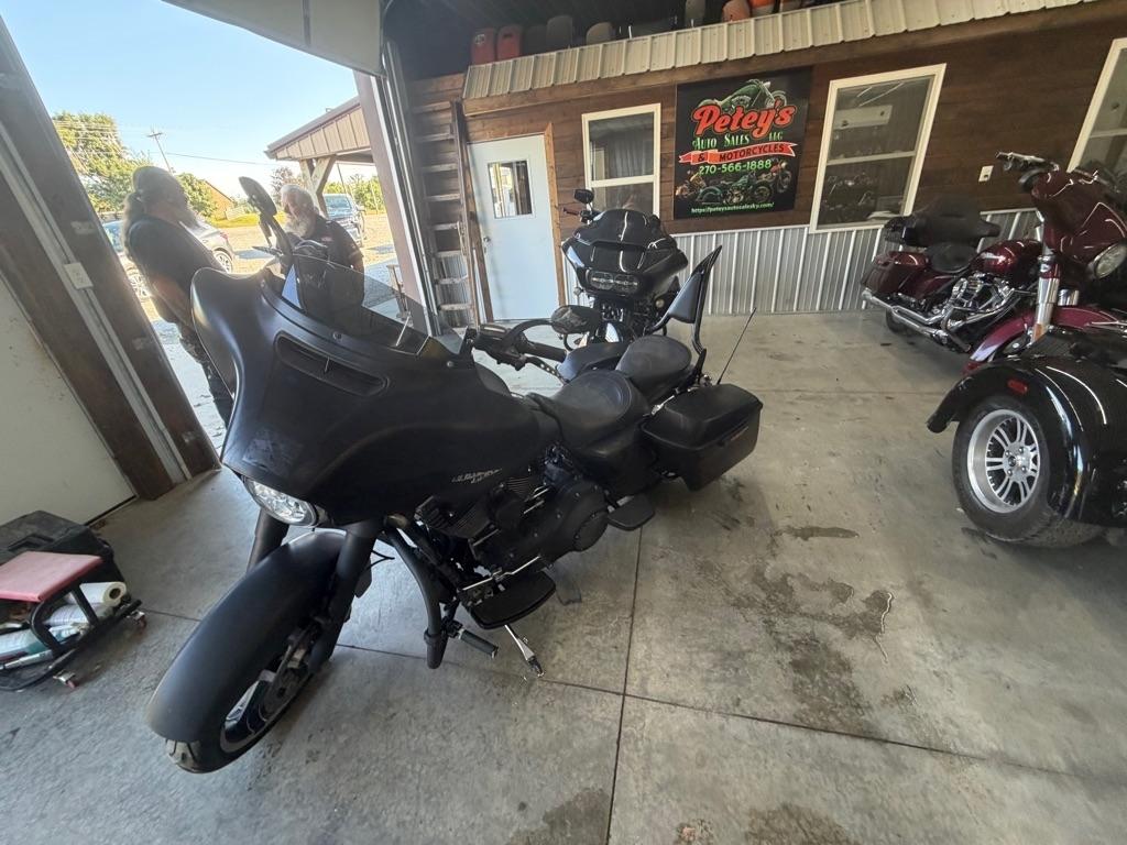 Harley-Davidson FLHX103  2014