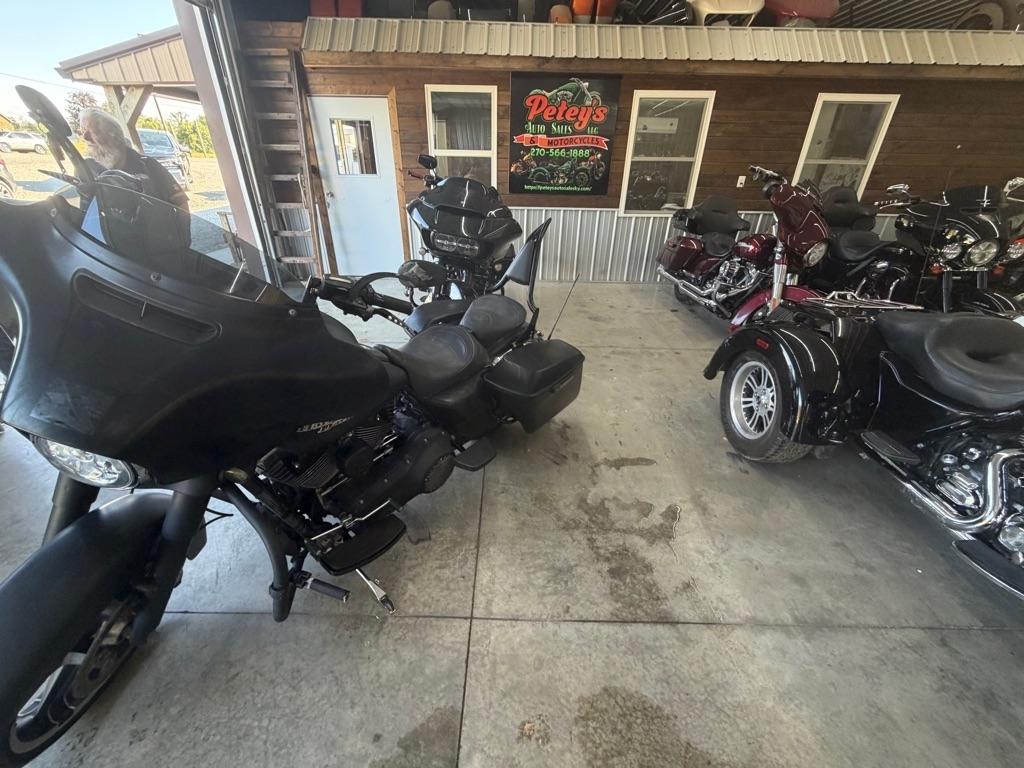 Harley-Davidson FLHX103  2014