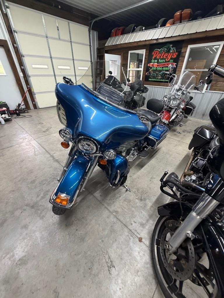 Harley-Davidson FLHTCUI  2005