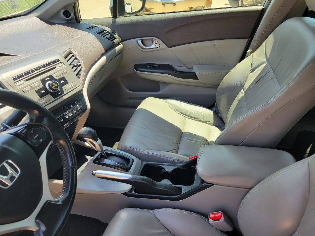 Honda Civic Hybrid 4dr Sdn L4 CVT w/Leather 2012