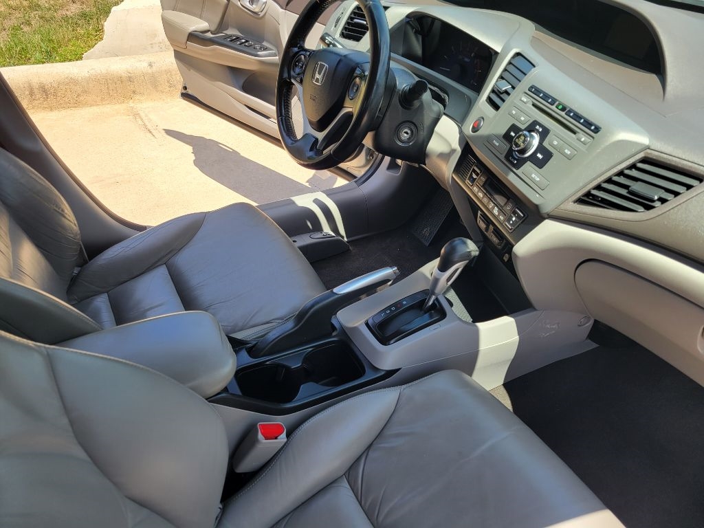 Honda Civic Hybrid 4dr Sdn L4 CVT w/Leather 2012