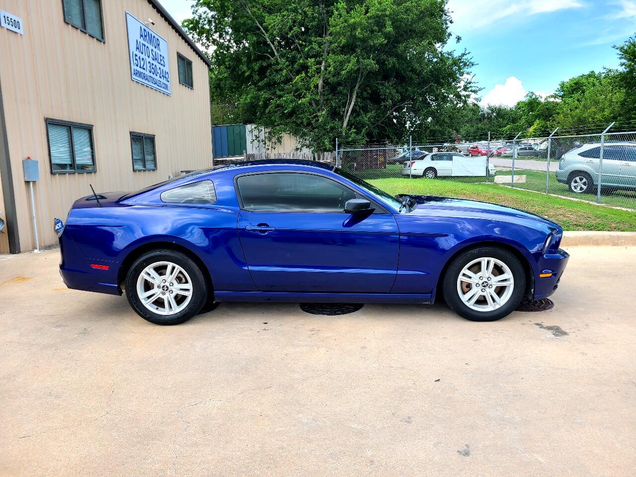 2014 Ford Mustang V6 photo 2