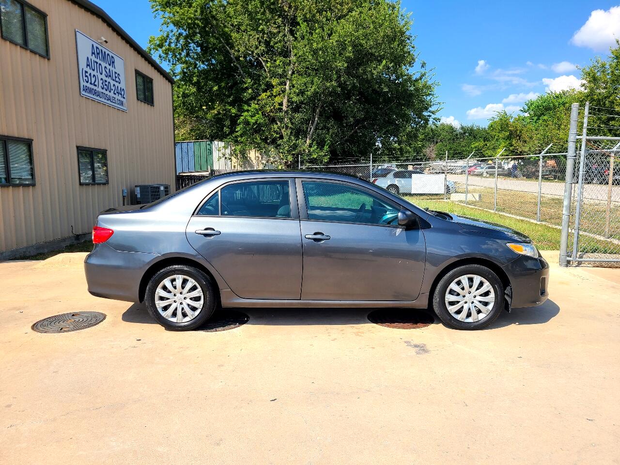 2012 Toyota Corolla LE photo 2