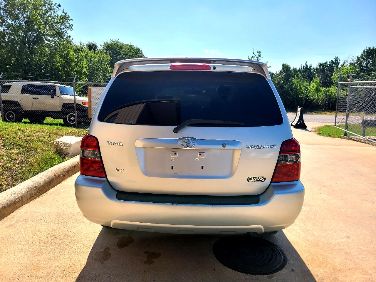 2005 Toyota Highlander photo 2