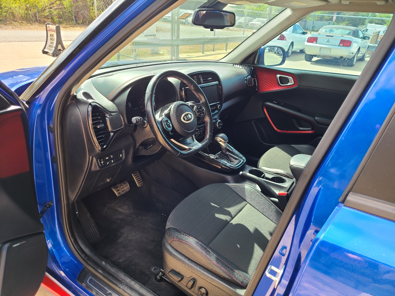 2020 Kia Soul GT-Line Turbo photo 2