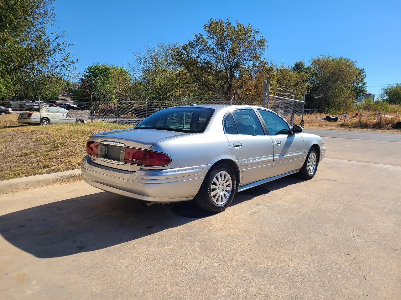 2005 Buick LeSabre Custom photo 2