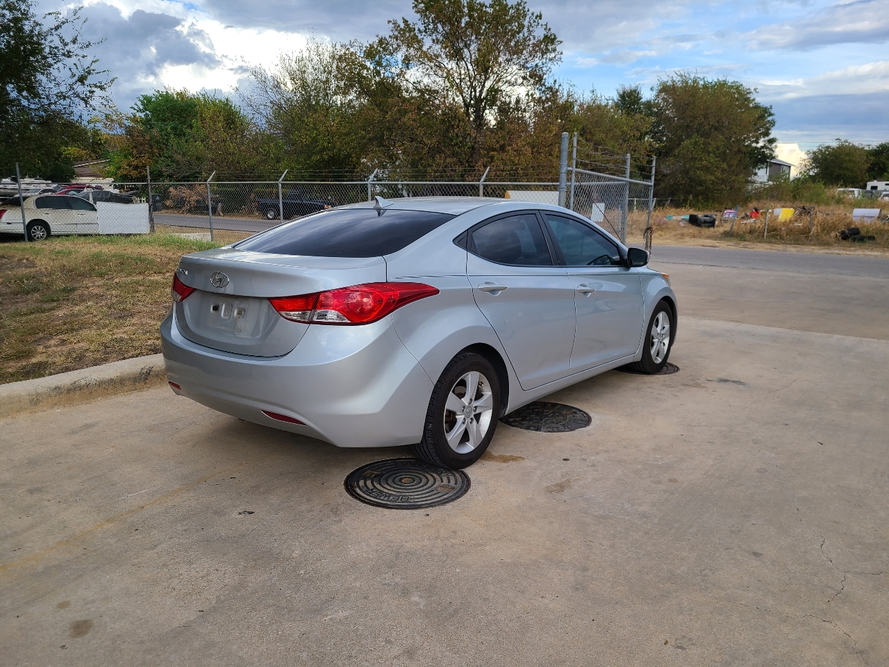 2013 Hyundai Elantra GLS photo 3