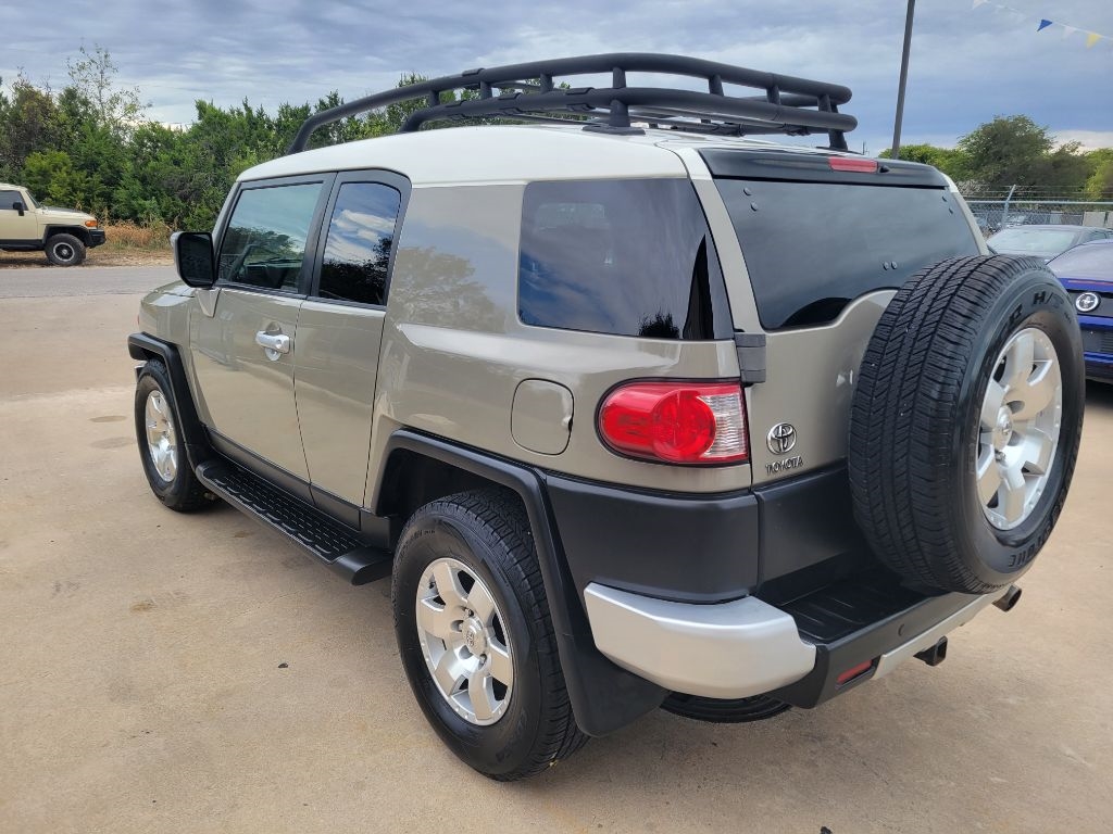 Toyota FJ Cruiser RWD 4dr Auto (Natl) 2008