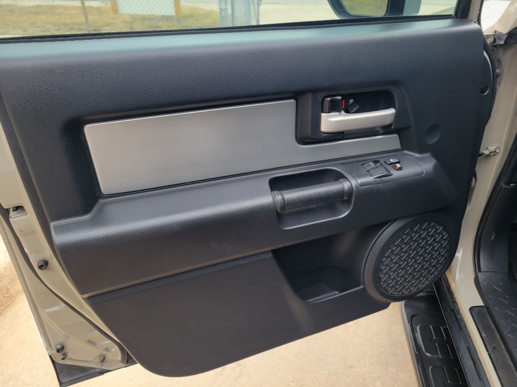 Toyota FJ Cruiser RWD 4dr Auto (Natl) 2008