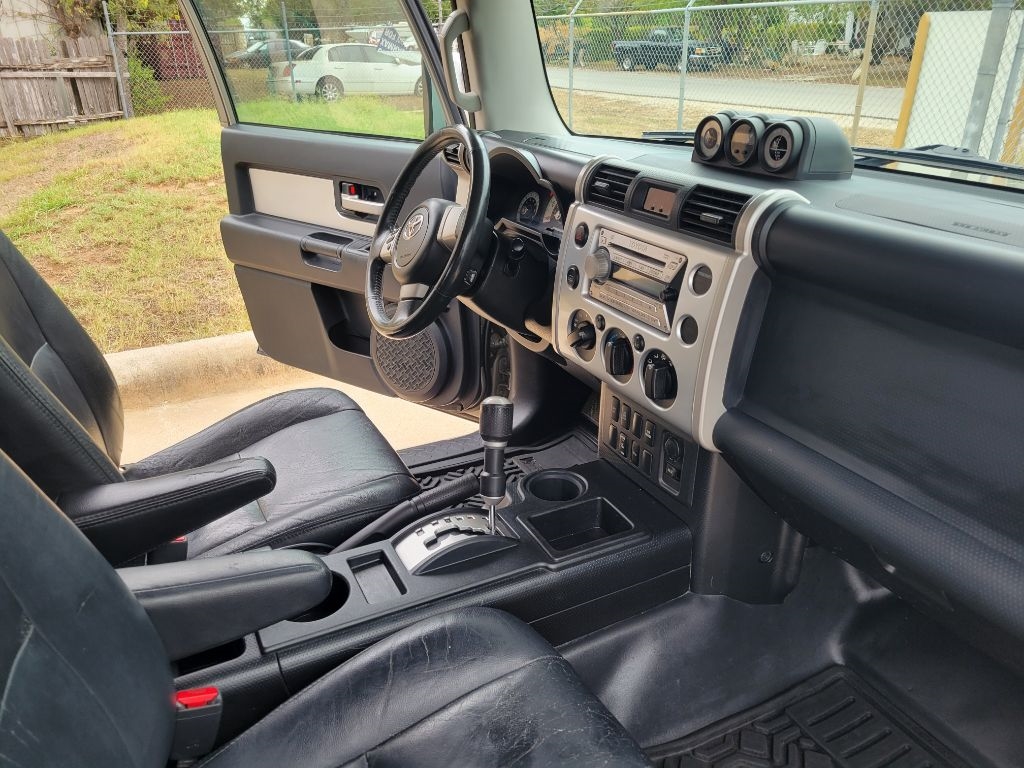 Toyota FJ Cruiser RWD 4dr Auto (Natl) 2008