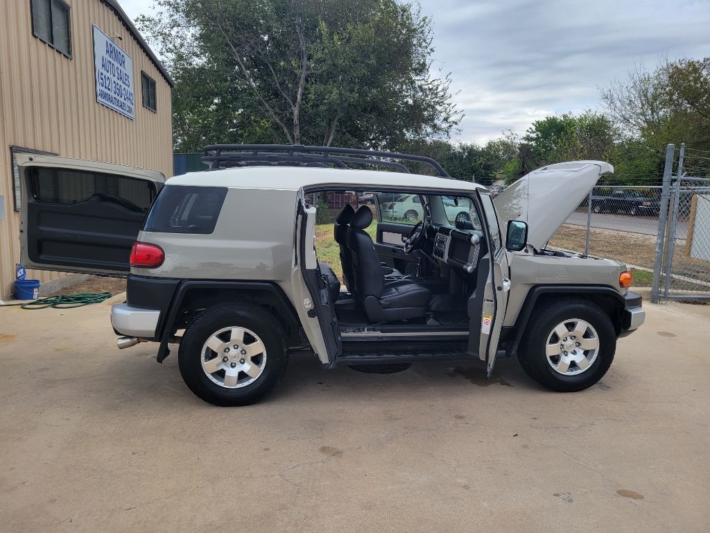 Toyota FJ Cruiser RWD 4dr Auto (Natl) 2008