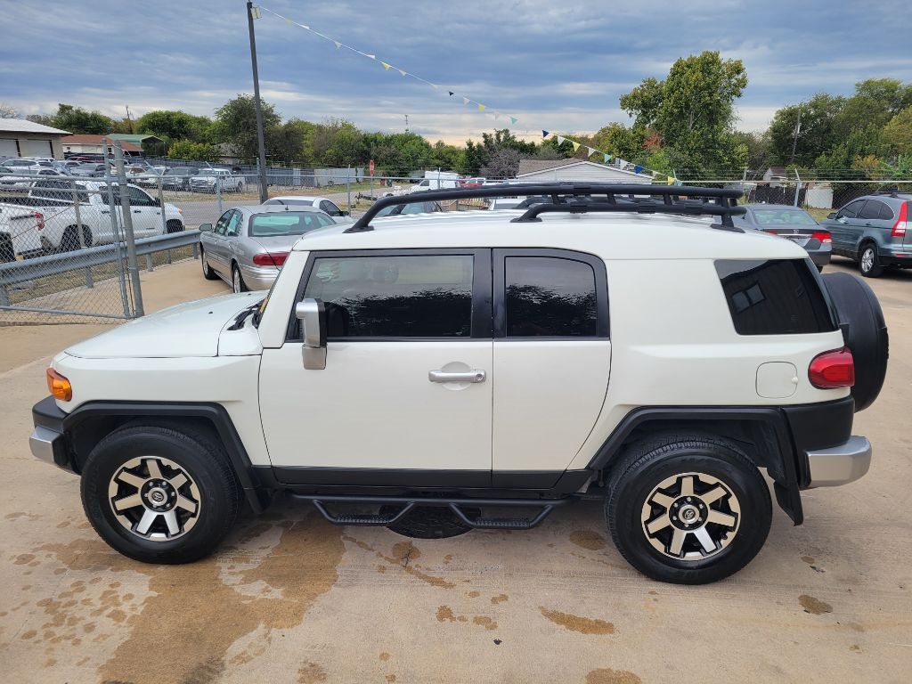 Toyota FJ Cruiser RWD 4dr Auto (Natl) 2014