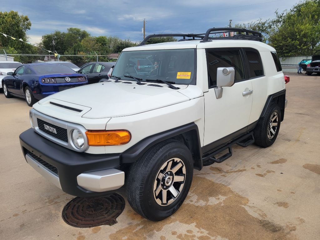 Toyota FJ Cruiser RWD 4dr Auto (Natl) 2014