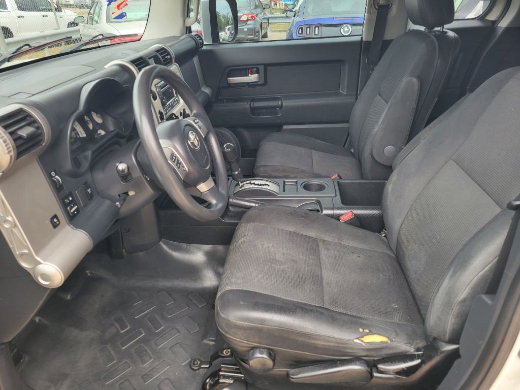Toyota FJ Cruiser RWD 4dr Auto (Natl) 2014
