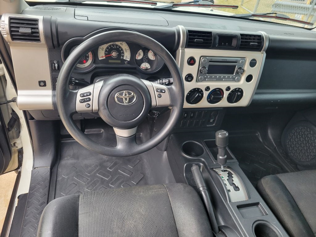 Toyota FJ Cruiser RWD 4dr Auto (Natl) 2014