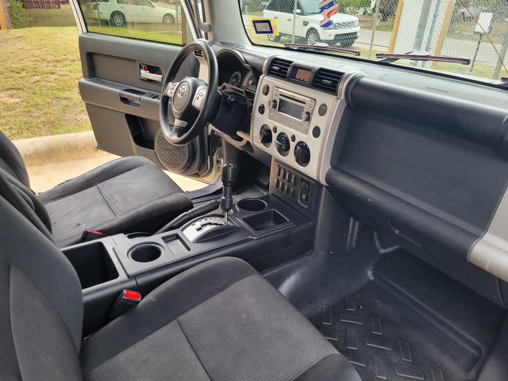 Toyota FJ Cruiser RWD 4dr Auto (Natl) 2014