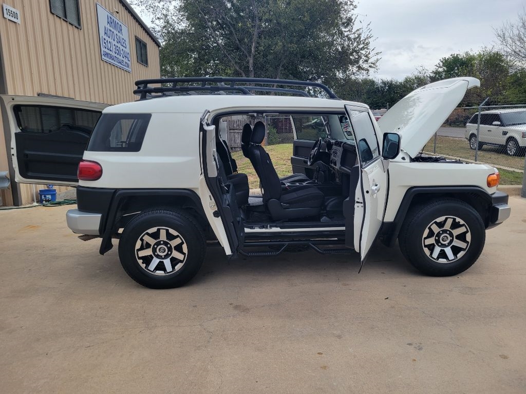 Toyota FJ Cruiser RWD 4dr Auto (Natl) 2014
