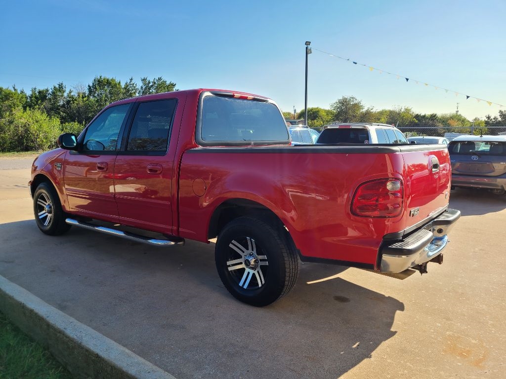 Ford F-150 SuperCrew Crew Cab 139" XLT 2001