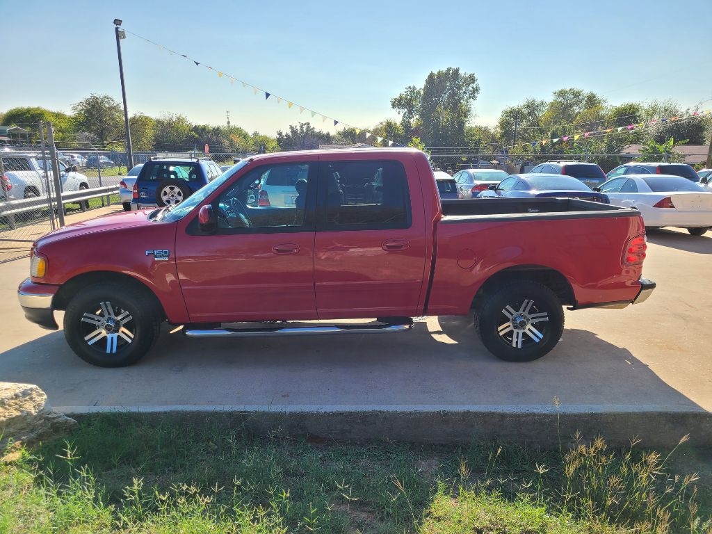 Ford F-150 SuperCrew Crew Cab 139" XLT 2001