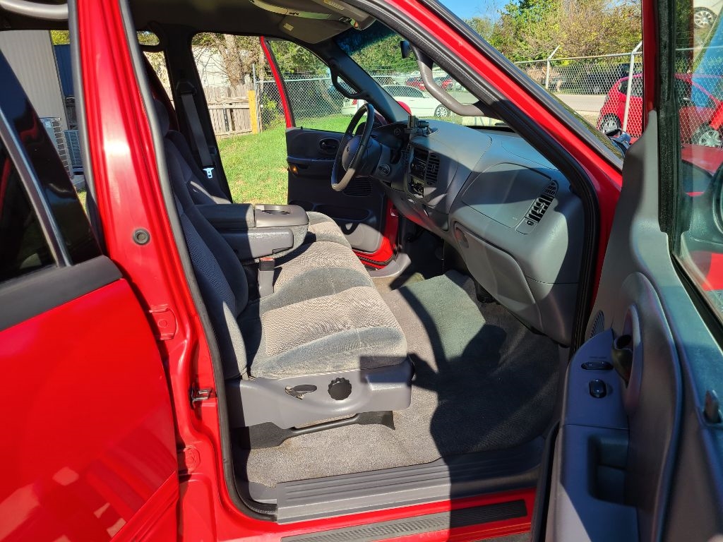 Ford F-150 SuperCrew Crew Cab 139" XLT 2001