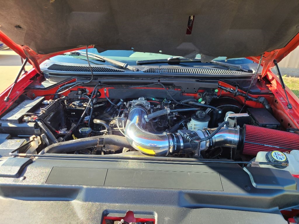 Ford F-150 SuperCrew Crew Cab 139" XLT 2001