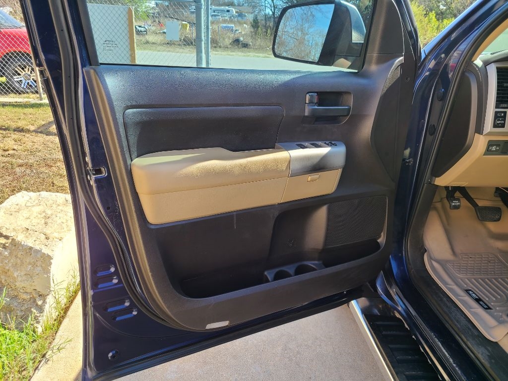 Toyota Tundra 2WD Double 145.7" 4.7L V8 SR5 (Natl 2007