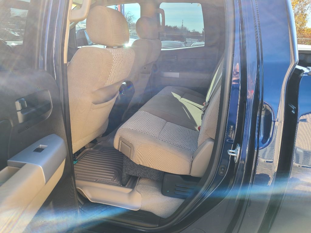 Toyota Tundra 2WD Double 145.7" 4.7L V8 SR5 (Natl 2007