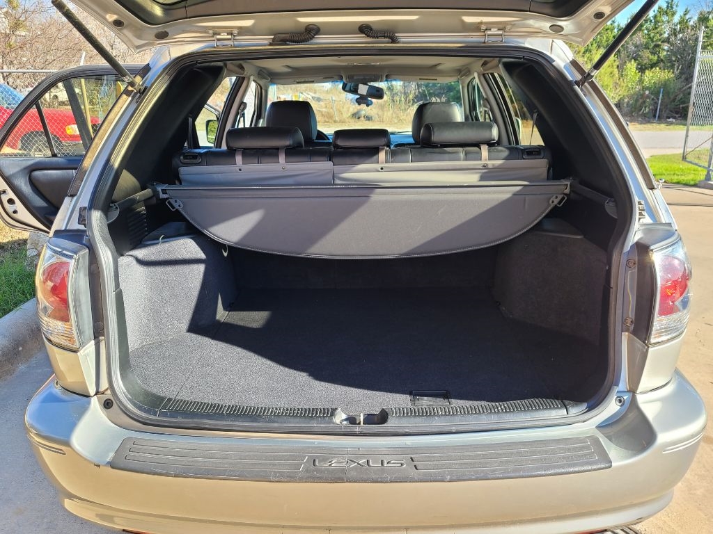 Lexus RX 300 4dr SUV 2001