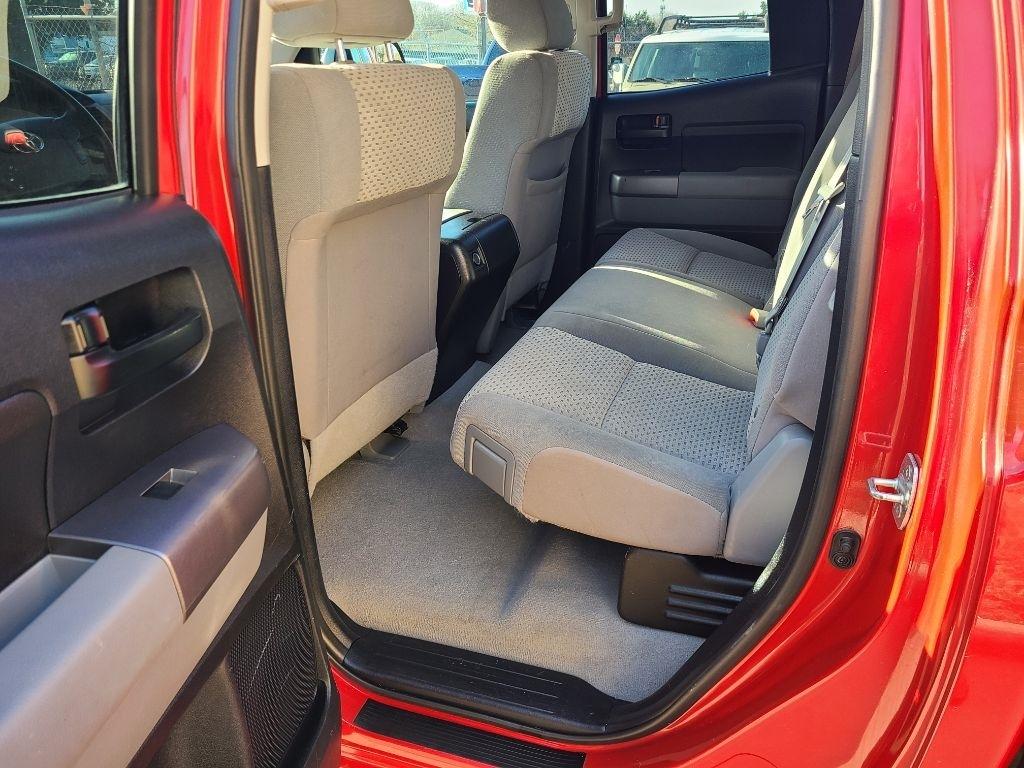 Toyota Tundra 4WD Truck Dbl 5.7L V8 6-Spd AT (Natl) 2011