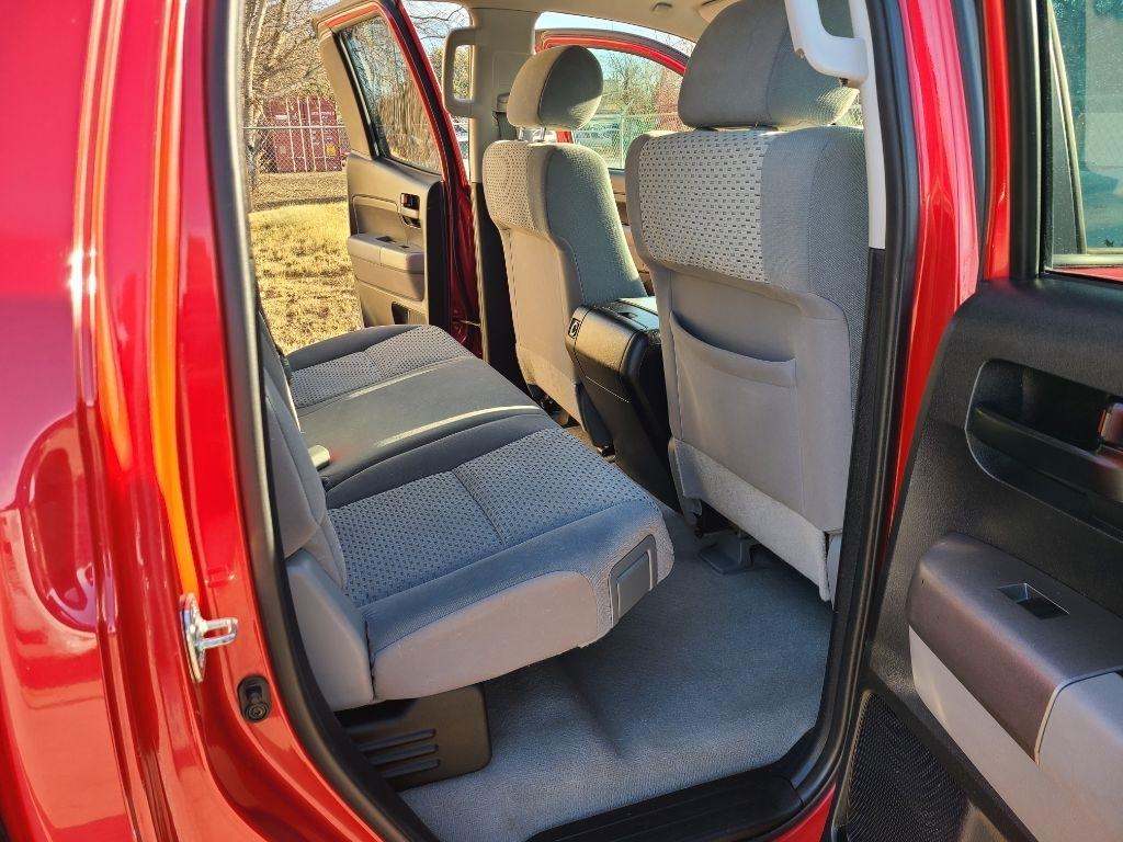 Toyota Tundra 4WD Truck Dbl 5.7L V8 6-Spd AT (Natl) 2011