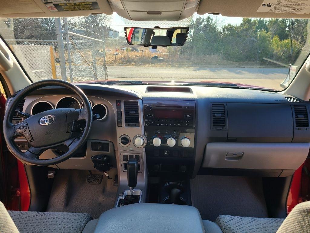 Toyota Tundra 4WD Truck Dbl 5.7L V8 6-Spd AT (Natl) 2011