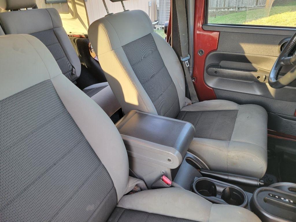 Jeep Wrangler Unlimited 4WD 4dr Sport 2010