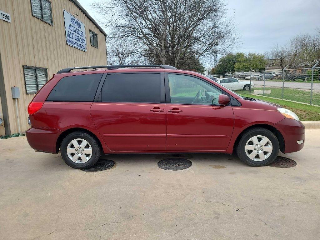 Toyota Sienna 5dr 7-Passenger Van XLE FWD (Natl) 2007