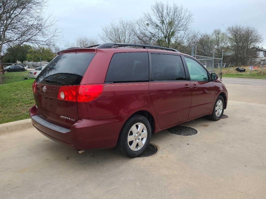 Toyota Sienna 5dr 7-Passenger Van XLE FWD (Natl) 2007