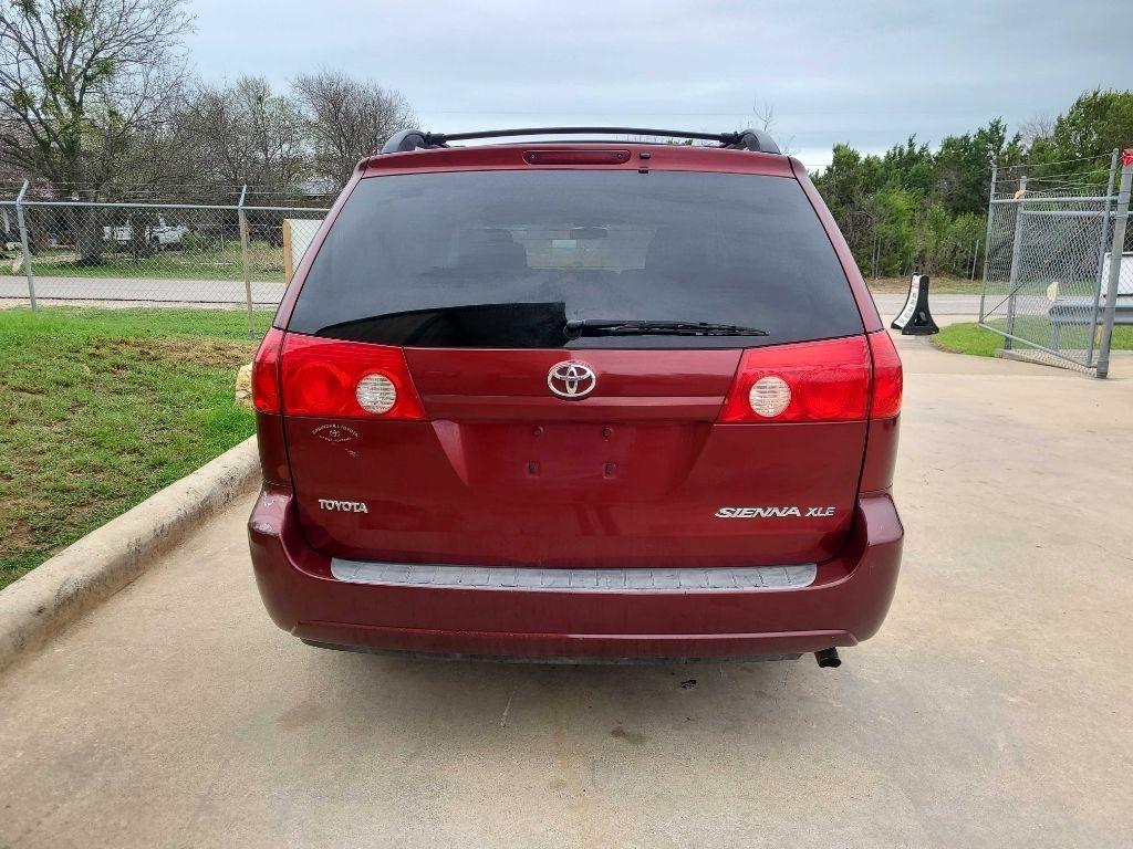 Toyota Sienna 5dr 7-Passenger Van XLE FWD (Natl) 2007