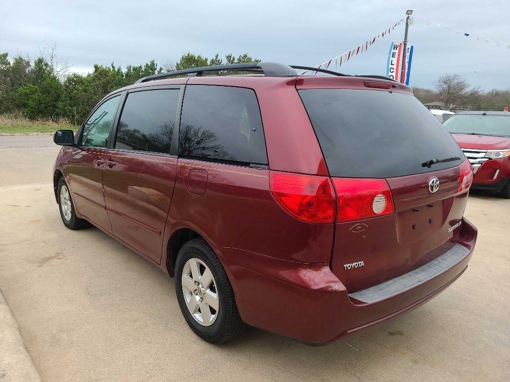 Toyota Sienna 5dr 7-Passenger Van XLE FWD (Natl) 2007