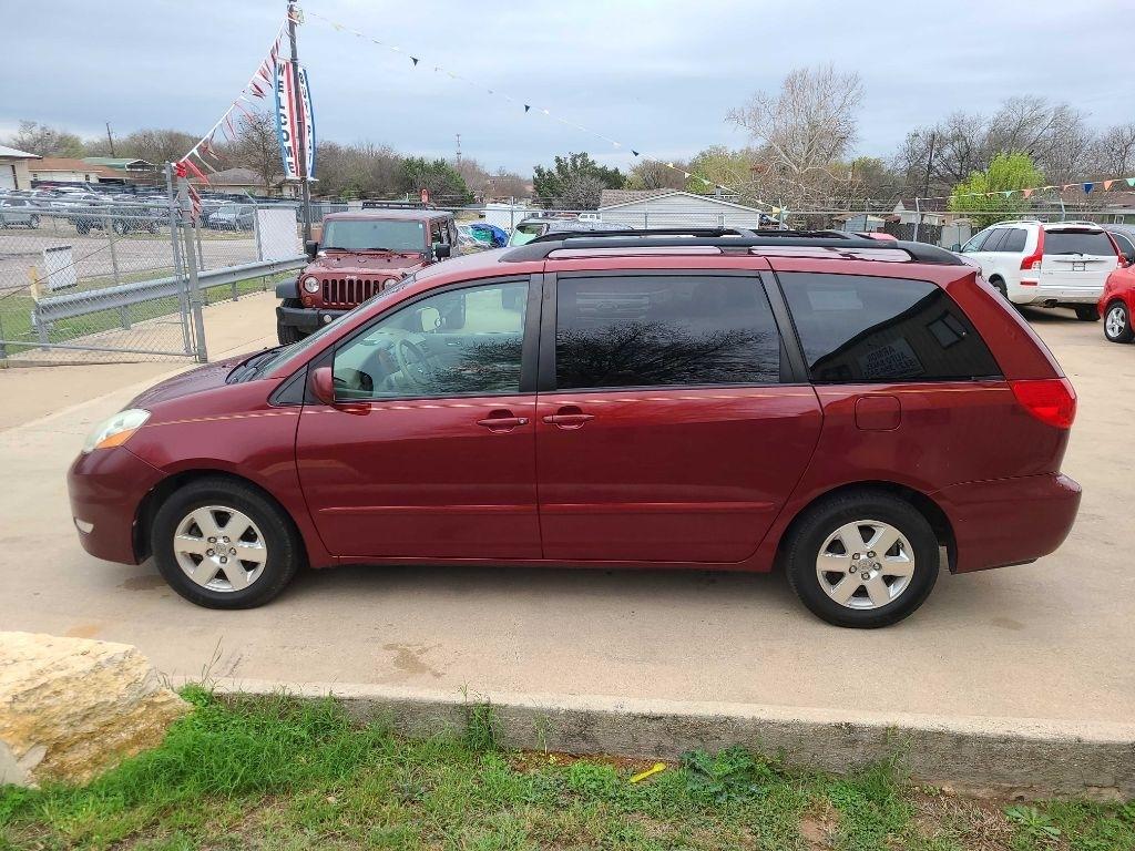 Toyota Sienna 5dr 7-Passenger Van XLE FWD (Natl) 2007