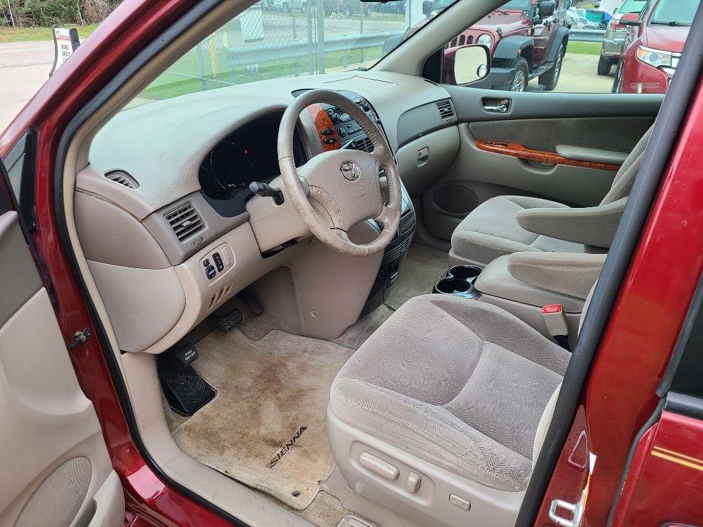 Toyota Sienna 5dr 7-Passenger Van XLE FWD (Natl) 2007