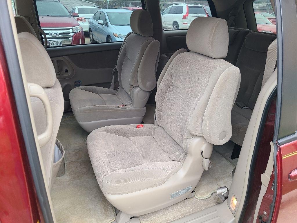 Toyota Sienna 5dr 7-Passenger Van XLE FWD (Natl) 2007