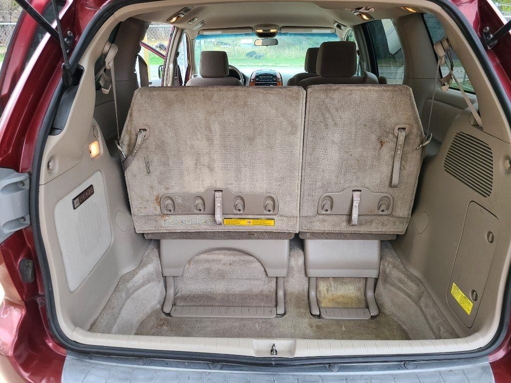 Toyota Sienna 5dr 7-Passenger Van XLE FWD (Natl) 2007