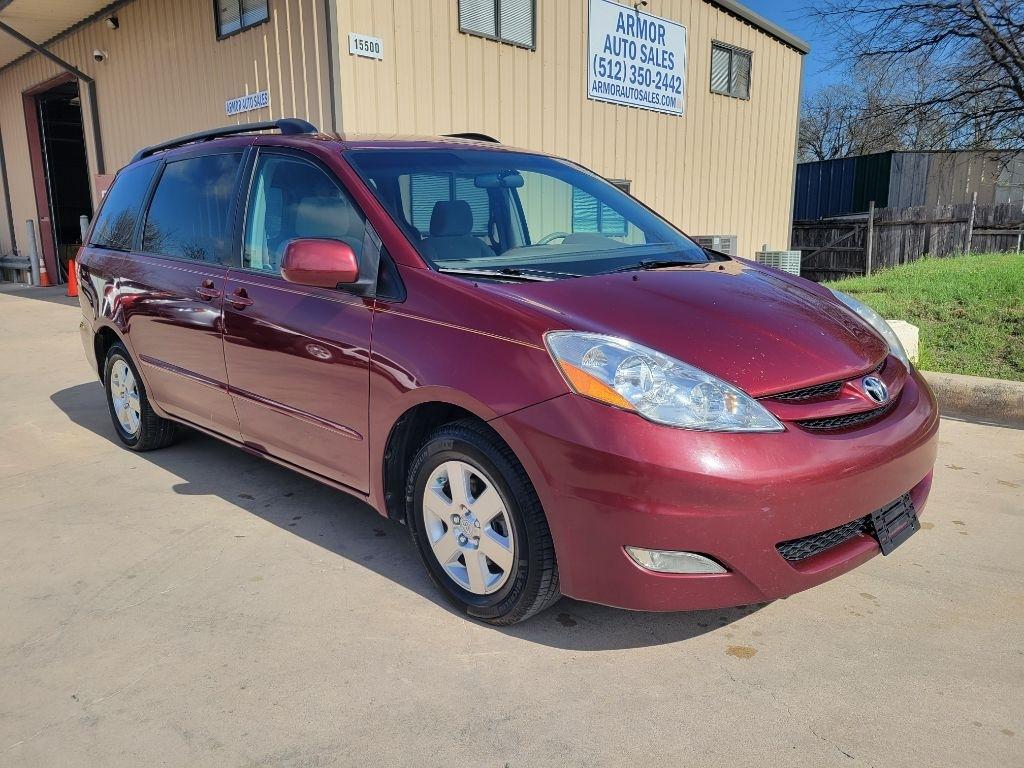 Toyota Sienna 5dr 7-Passenger Van XLE FWD (Natl) 2007