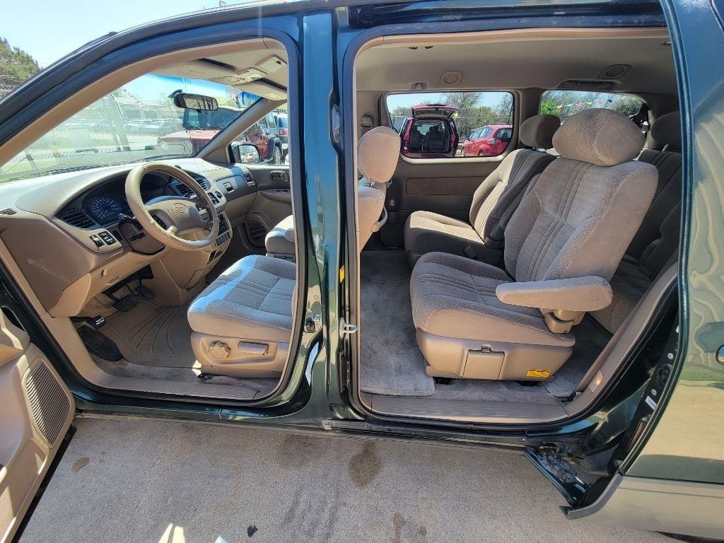 Toyota Sienna 5dr CE (Natl) 2003