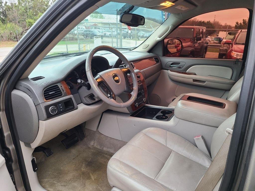 Chevrolet Suburban 2WD 4dr 1500 LT w/2LT 2008