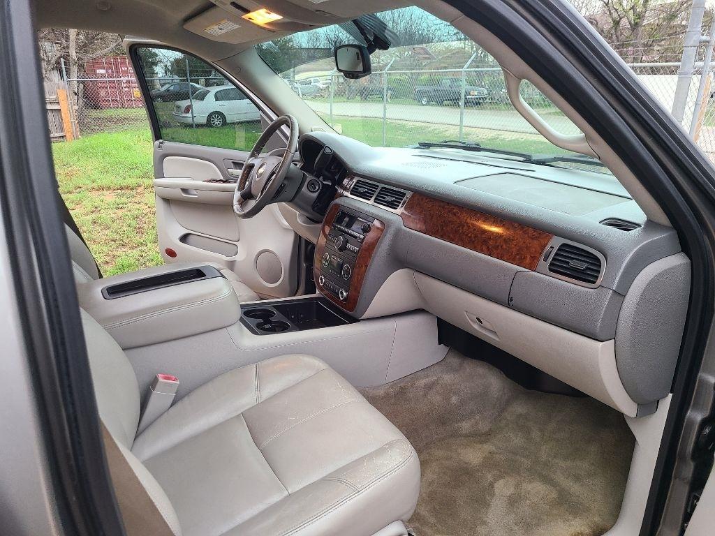 Chevrolet Suburban 2WD 4dr 1500 LT w/2LT 2008