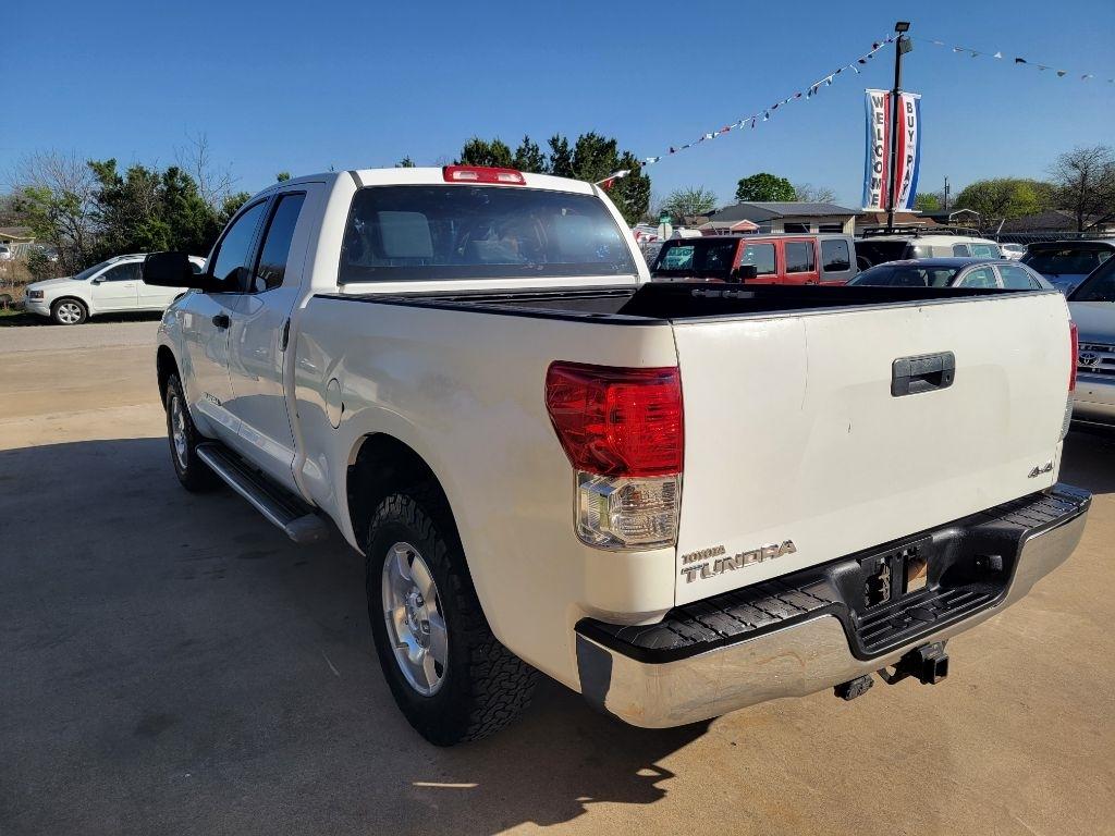 Toyota Tundra 4WD Truck Dbl 4.6L V8 6-Spd AT (Natl) 2010