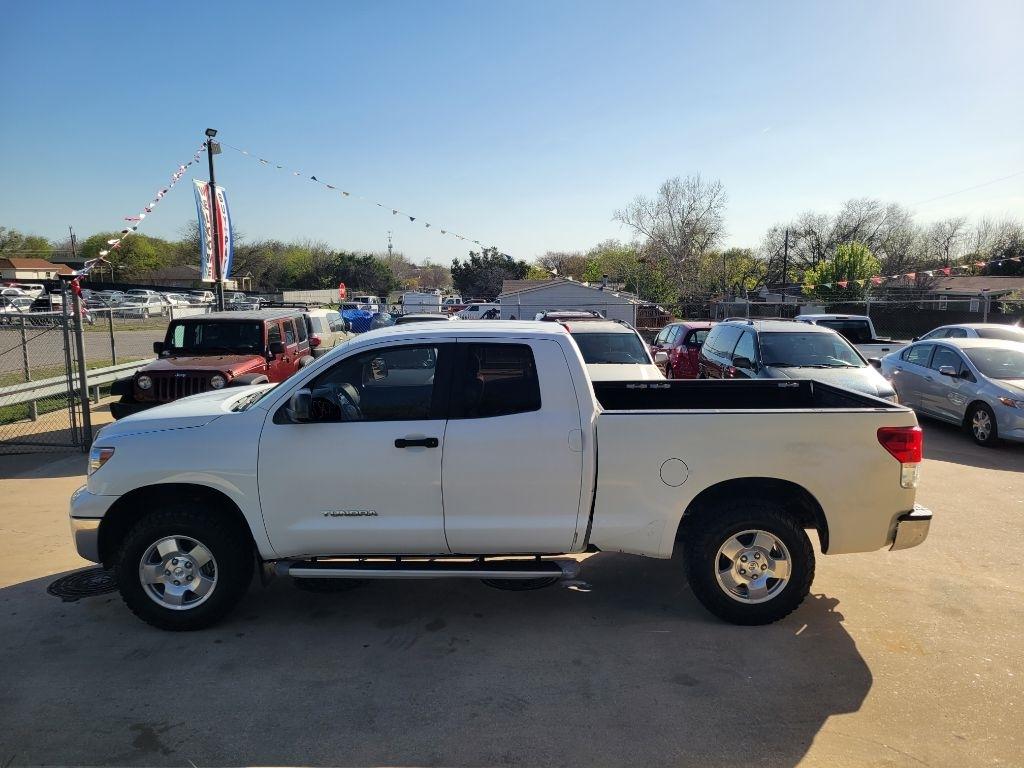Toyota Tundra 4WD Truck Dbl 4.6L V8 6-Spd AT (Natl) 2010