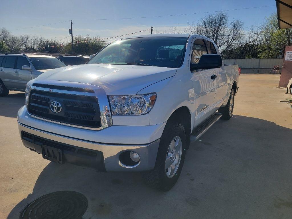 Toyota Tundra 4WD Truck Dbl 4.6L V8 6-Spd AT (Natl) 2010