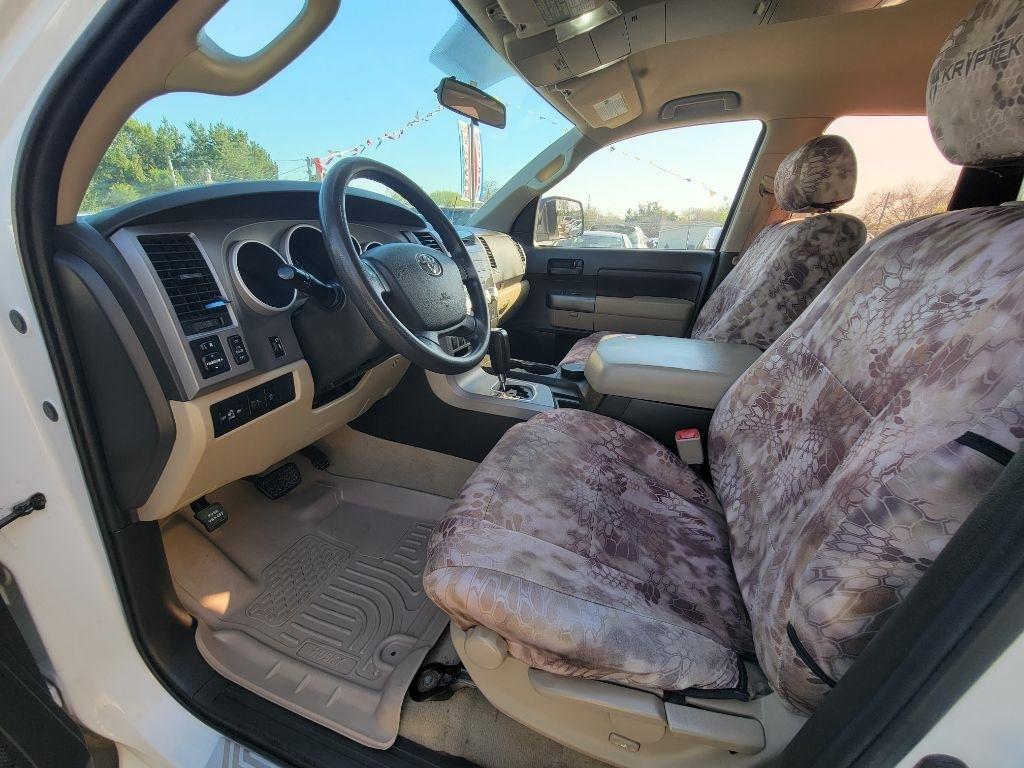 Toyota Tundra 4WD Truck Dbl 4.6L V8 6-Spd AT (Natl) 2010